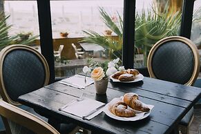 Aeneas' Landing Resort