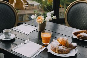 Aeneas' Landing Resort