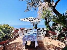 Aeneas' Landing Resort