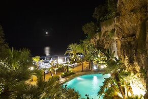 Aeneas' Landing Resort