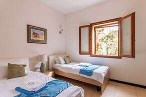 Harbour Views Gozitan Villa + Shared Pool