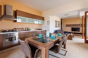 Harbour Views Gozitan Villa + Shared Pool