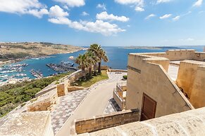 Getaway Npetto Gozitan Villa and Shared P