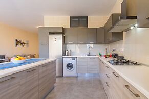 Ta'Siku Gozitan villa + Pool & hot tub
