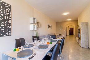 Ta'Siku Gozitan villa + Pool & hot tub