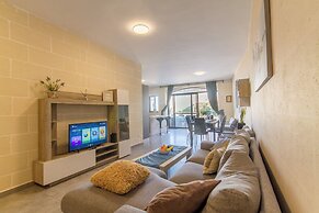 Ta'Siku Gozitan villa + Pool & hot tub