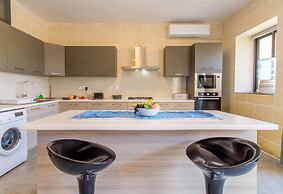 Ta'Siku Gozitan villa + Pool & hot tub