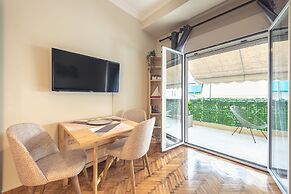 Supreme Suite with balcony by Cloudkeys