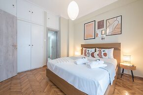 Supreme Suite with balcony by Cloudkeys