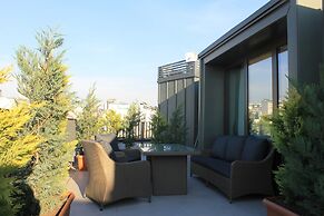 GARLON RESIDENCE