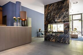 June Six Berlin City West