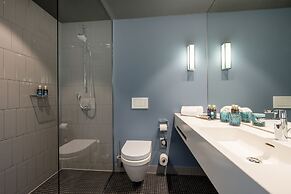 June Six Berlin City West