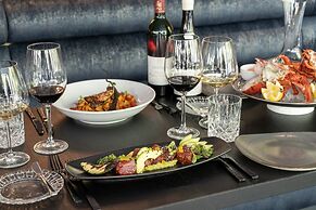 June Six Berlin City West