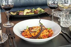 June Six Berlin City West