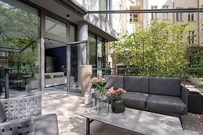 June Six Berlin City West