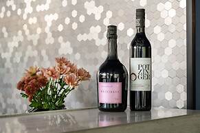 June Six Berlin City West