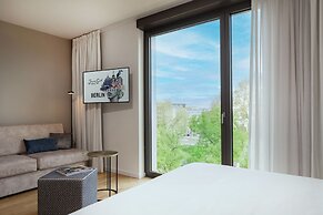 June Six Berlin City West