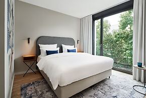 June Six Berlin City West