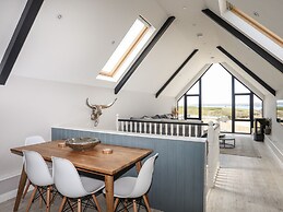 The Avilion Boathouse