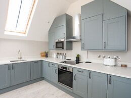 The Avilion Boathouse