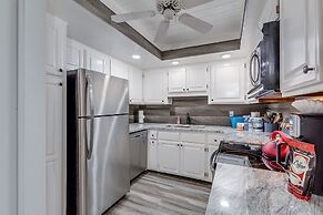 Stunning Golf And Water Views With Large Patio! Biltmore Terrace! 1 Be