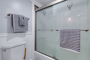 Stunning Golf And Water Views With Large Patio! Biltmore Terrace! 1 Be