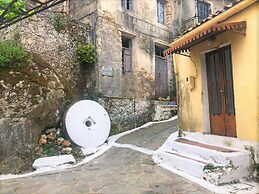 Cosy and Familiar Maisonette in Agious Deka, Corfu