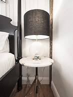 James Pharmacy Bed & Breakfast