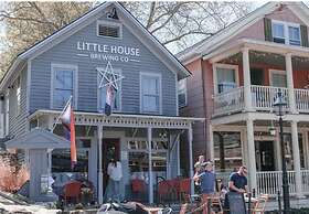 James Pharmacy Bed & Breakfast