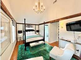 James Pharmacy Bed & Breakfast