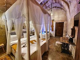 Lavinia Cappadocia