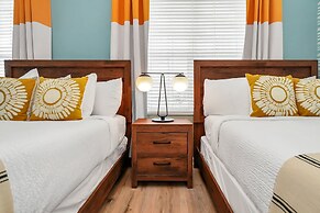 Spacious and Modern Townhome! Close to Attractions and Conventions Cen