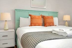 Spacious and Modern Townhome! Close to Attractions and Conventions Cen