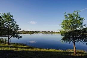 Spacious and Modern Townhome! Close to Attractions and Conventions Cen