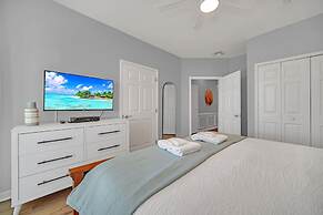 Spacious and Modern Townhome! Close to Attractions and Conventions Cen