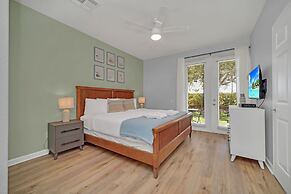 Spacious and Modern Townhome! Close to Attractions and Conventions Cen