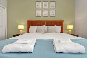 Spacious and Modern Townhome! Close to Attractions and Conventions Cen