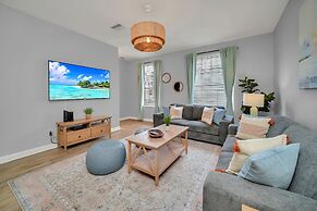 Spacious and Modern Townhome! Close to Attractions and Conventions Cen