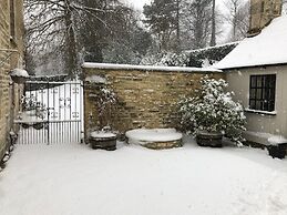 Courtyard Cottage - Adults Only