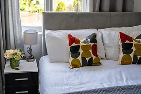 Ash View Place 4 -heathrow - Thorpe Park - Free Parking