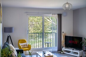 Ash View Place 4 -heathrow - Thorpe Park - Free Parking