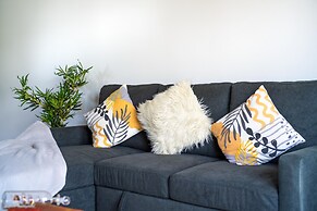 Ash View Place 4 -heathrow - Thorpe Park - Free Parking