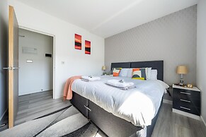 Ash View Place 4 -heathrow - Thorpe Park - Free Parking