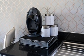 Ash View Place 4 -heathrow - Thorpe Park - Free Parking