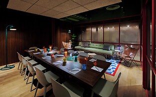 25hours Hotel Jakarta The Oddbird