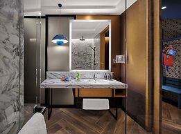 25hours Hotel Jakarta The Oddbird