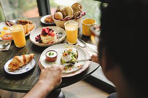 25hours Hotel Jakarta The Oddbird