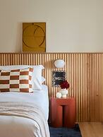 The Isla & Casita Motel