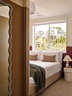 The Isla & Casita Motel