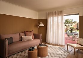 The Isla & Casita Motel